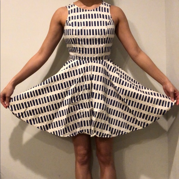 Dusen Dusen Dash Tennis Dress 2 - Picture 2 of 5